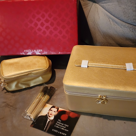 Estée Lauder Makeup Gift Set - Picture 7 of 7